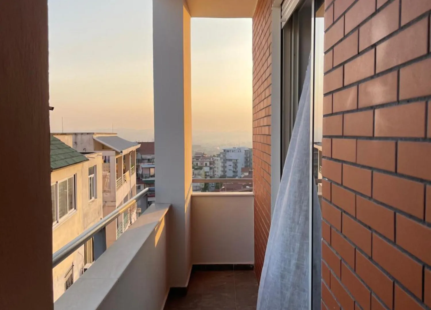 B&B - Private Rooms 3 Tirana Couette-café